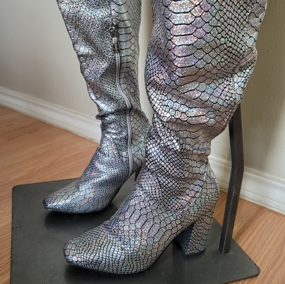 Snake scales iridescent boots